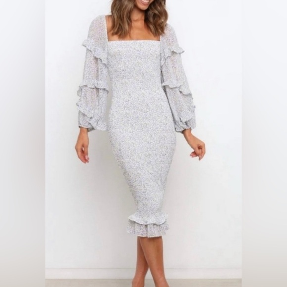 Petal & Pup Dresses & Skirts - Petal and Pup Leia Long Sleeve Midi Bodycon Square Neck Grey Dress US 2